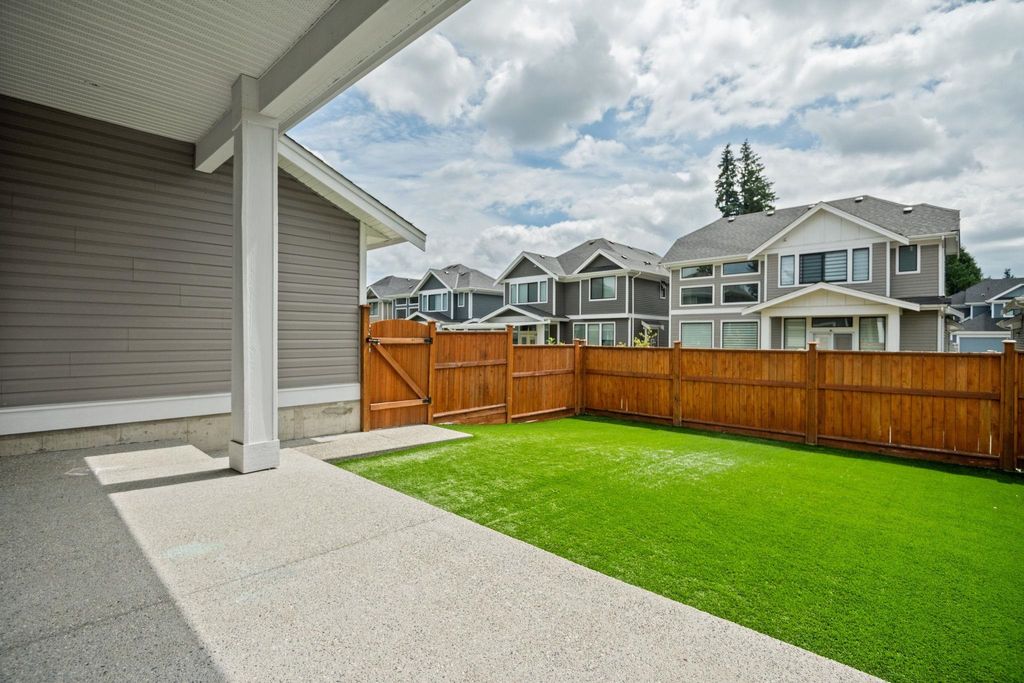 listing image 1107340868592448256