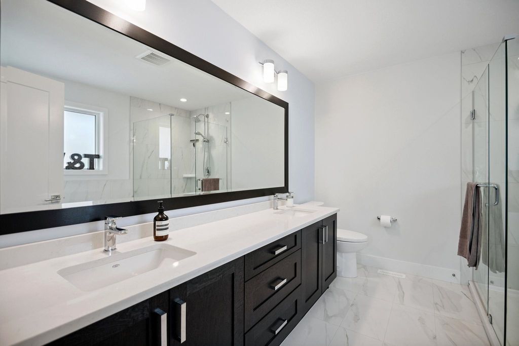 listing image 1102849176516252549