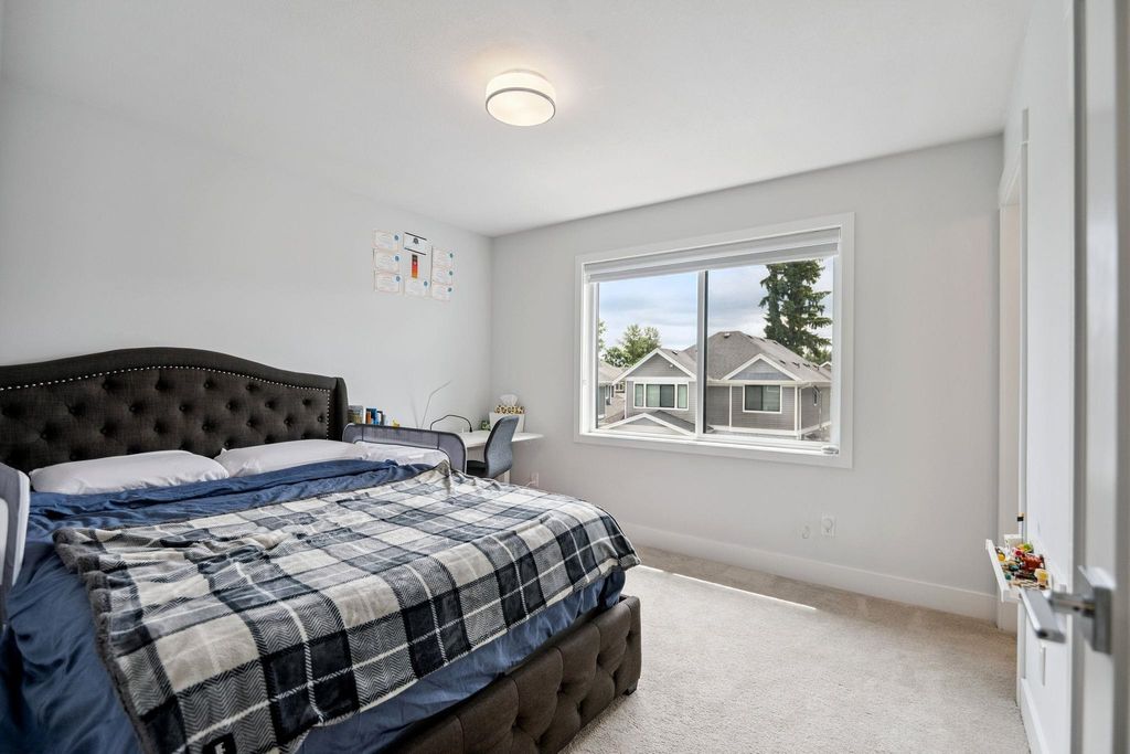 listing image 1105374564987241661