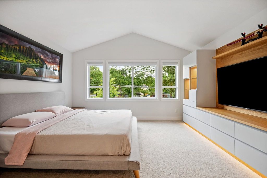 listing image 1100356591571381863