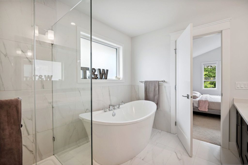 listing image 1101754321218445185