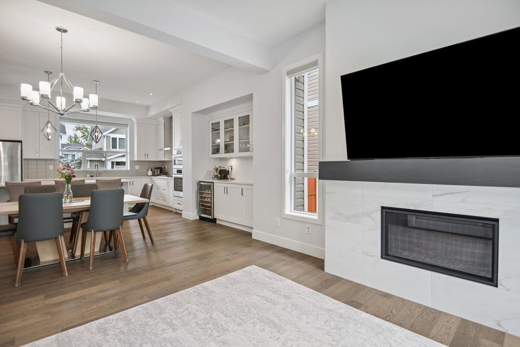 listing image 1102579112263625268