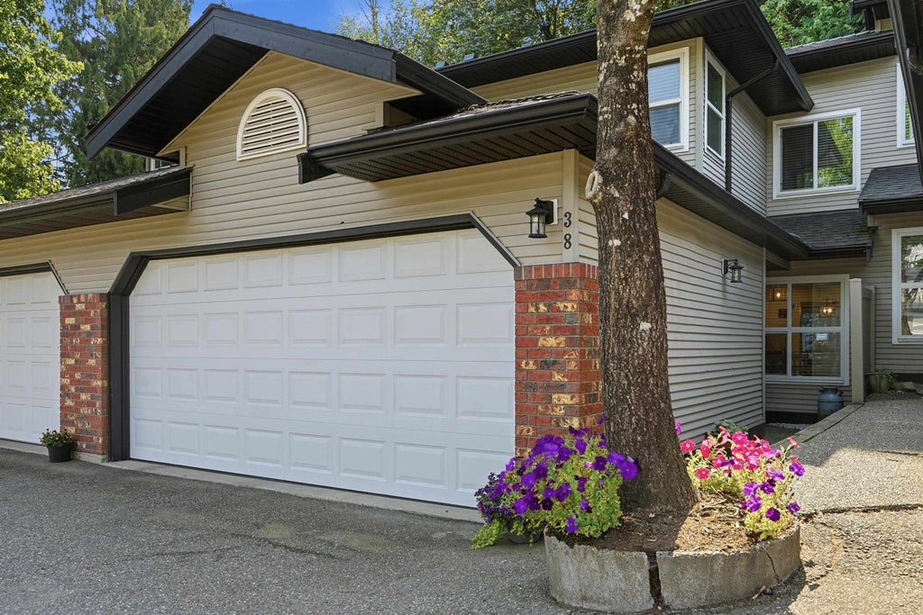 Photo of 36060 Old Yale Road #38, Abbotsford, BC V3G 2E9 (MLS # R3154781)