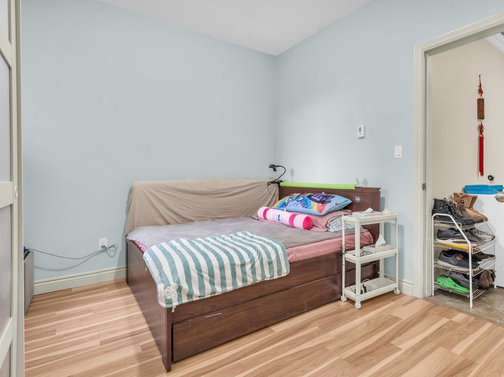listing image 1101477561319306077