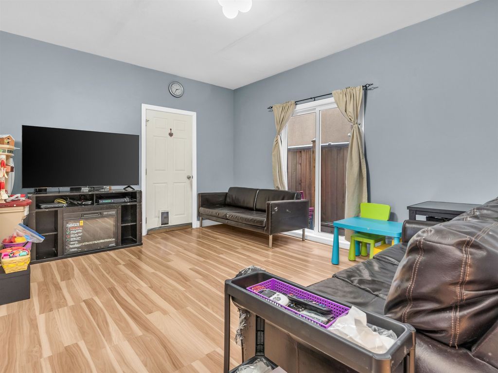 listing image 1105959921049193765