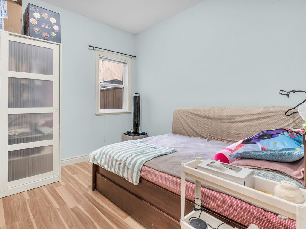 listing image 1100446811301463143