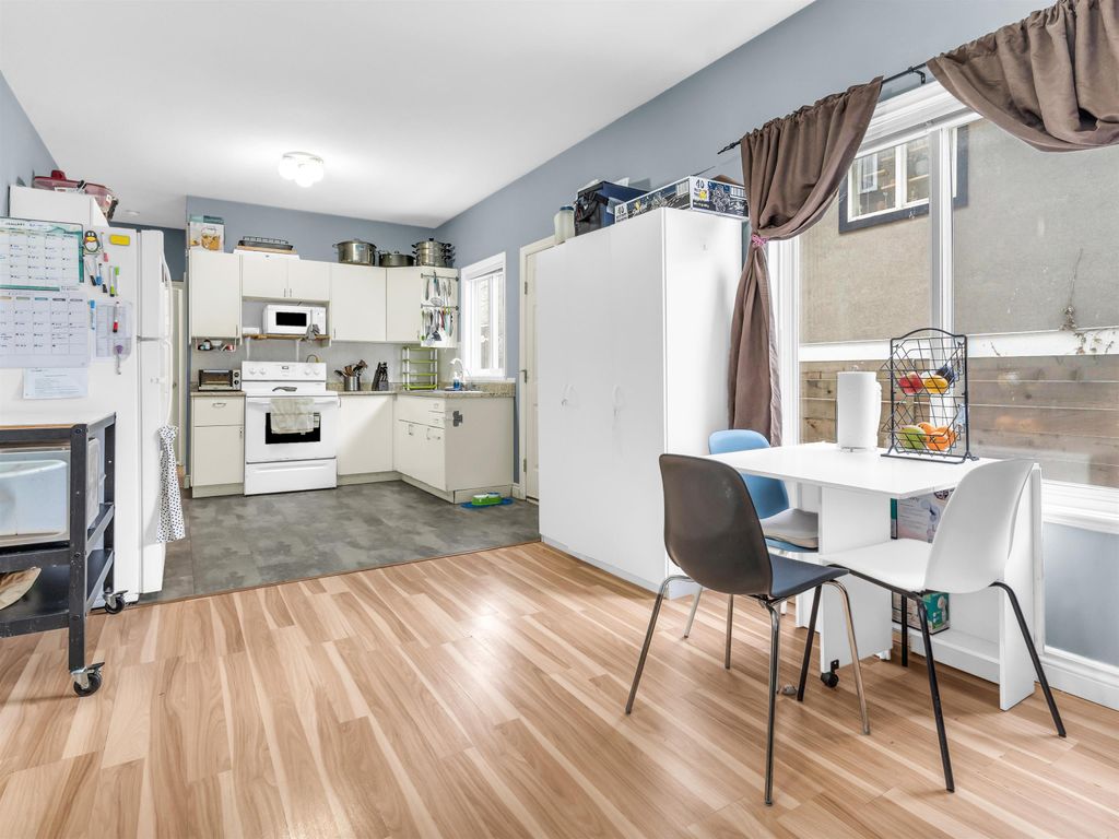 listing image 1102354407816359628