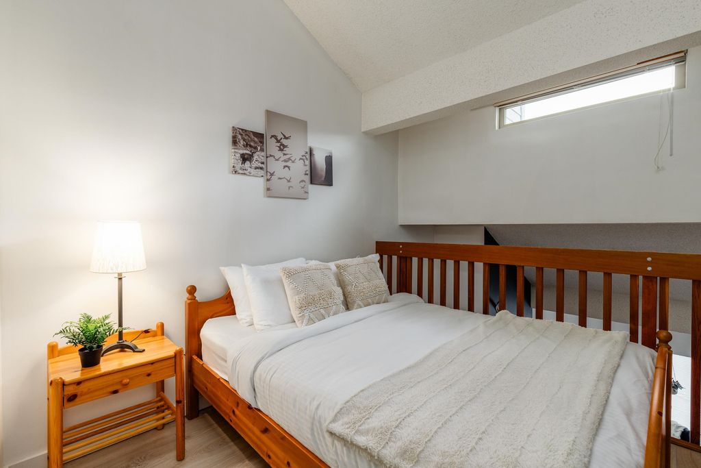 listing image 1106275599399882409