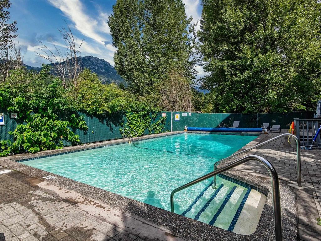listing image 1105515694514756766