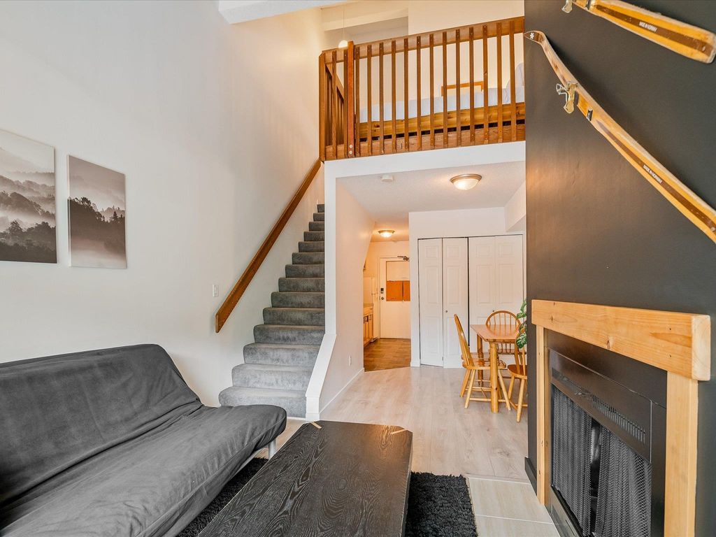 listing image 1100950271165553472