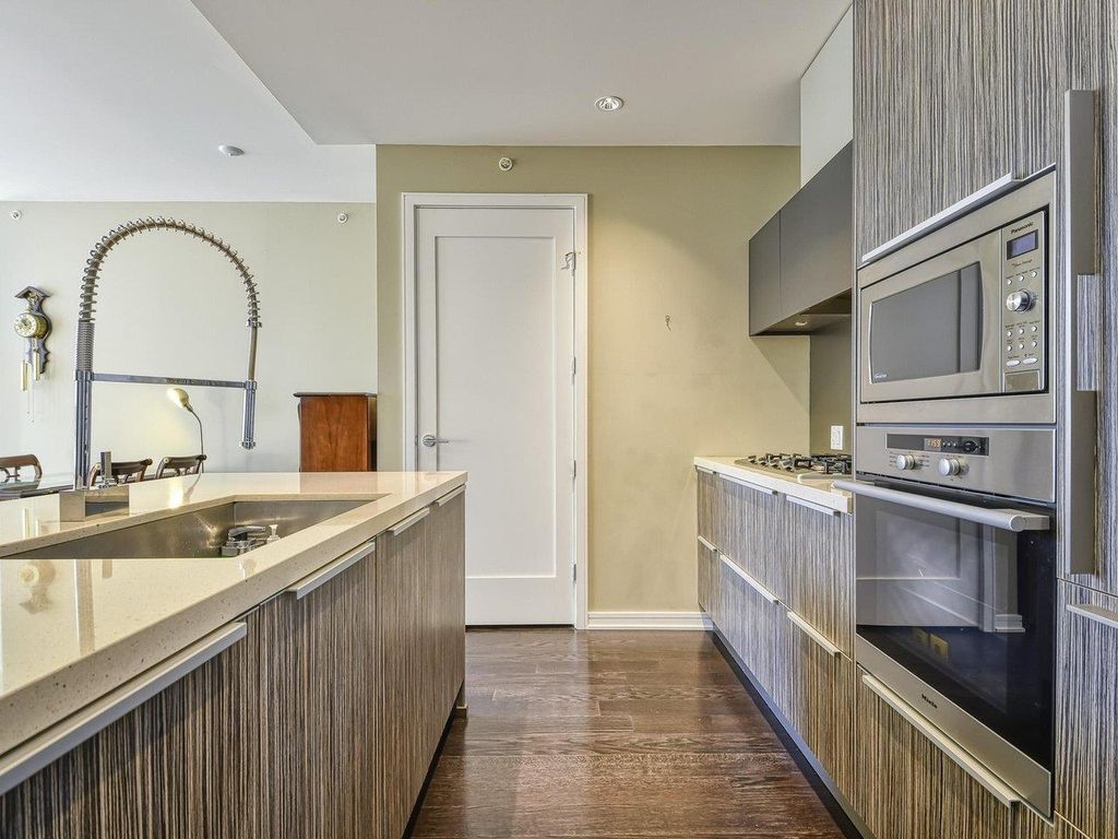 listing image 1101510219192475861