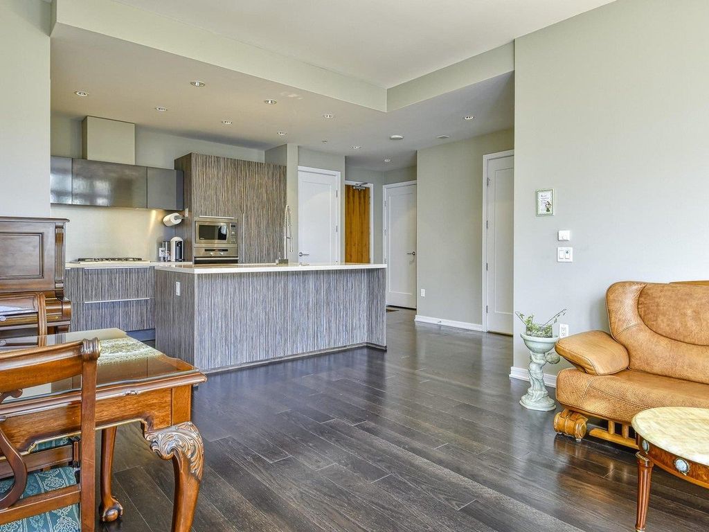 listing image 1104163007438162956