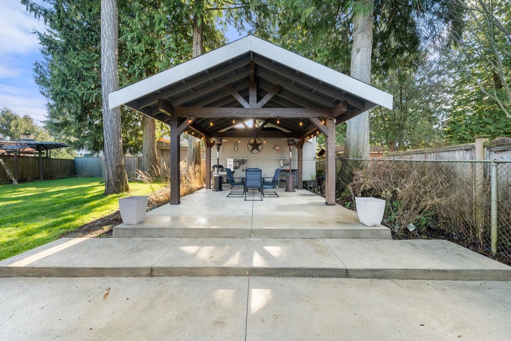 Photo of 20722 46a Avenue, Langley, BC V3A 3J9 (MLS # R3089356)