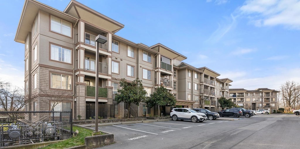 Photo of 45561 Yale Road #203, Chilliwack, BC V2P 0A8 (MLS # R3163289)