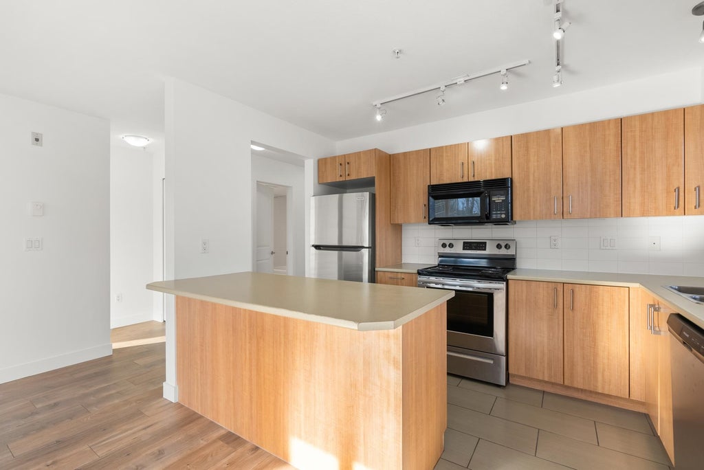 Photo of 45561 Yale Road #203, Chilliwack, BC V2P 0A8 (MLS # R3163289)