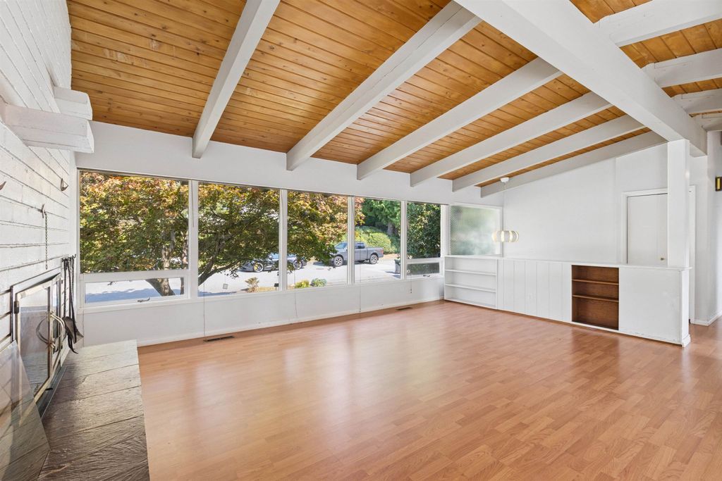 listing image 1102702135596137120