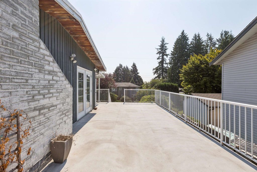 listing image 1104885395350796320