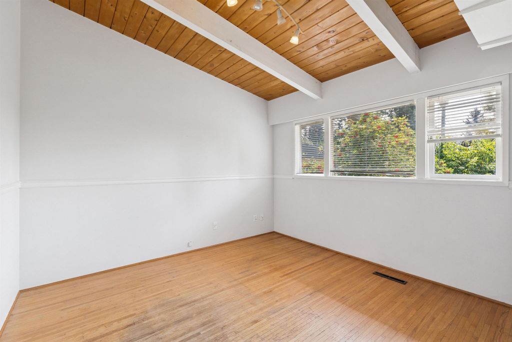 listing image 1109353247284059666