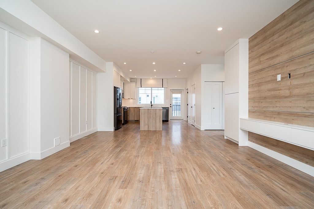 listing image 1105581649463099290