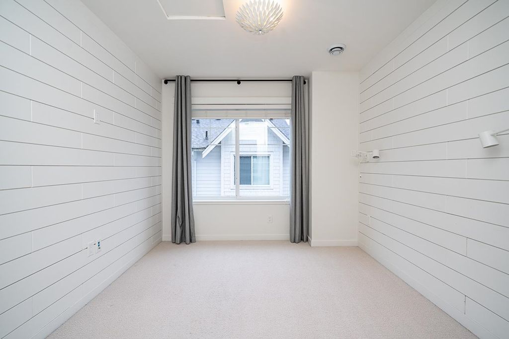 listing image 1102937712166395103