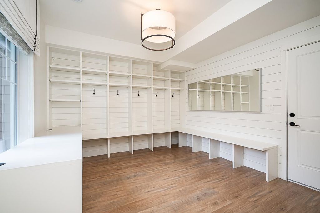 listing image 1109318651123809258