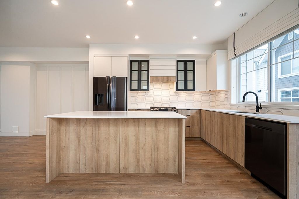 listing image 1106490633983051556