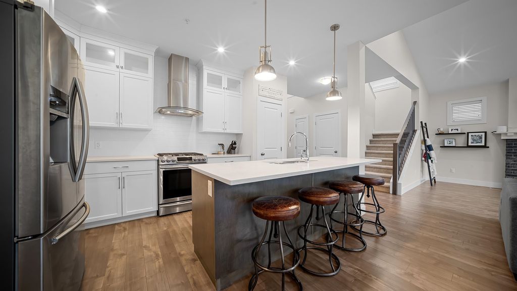 Photo of 50300 Kensington Drive, Chilliwack, BC V4Z 0C4 (MLS # R3088526)