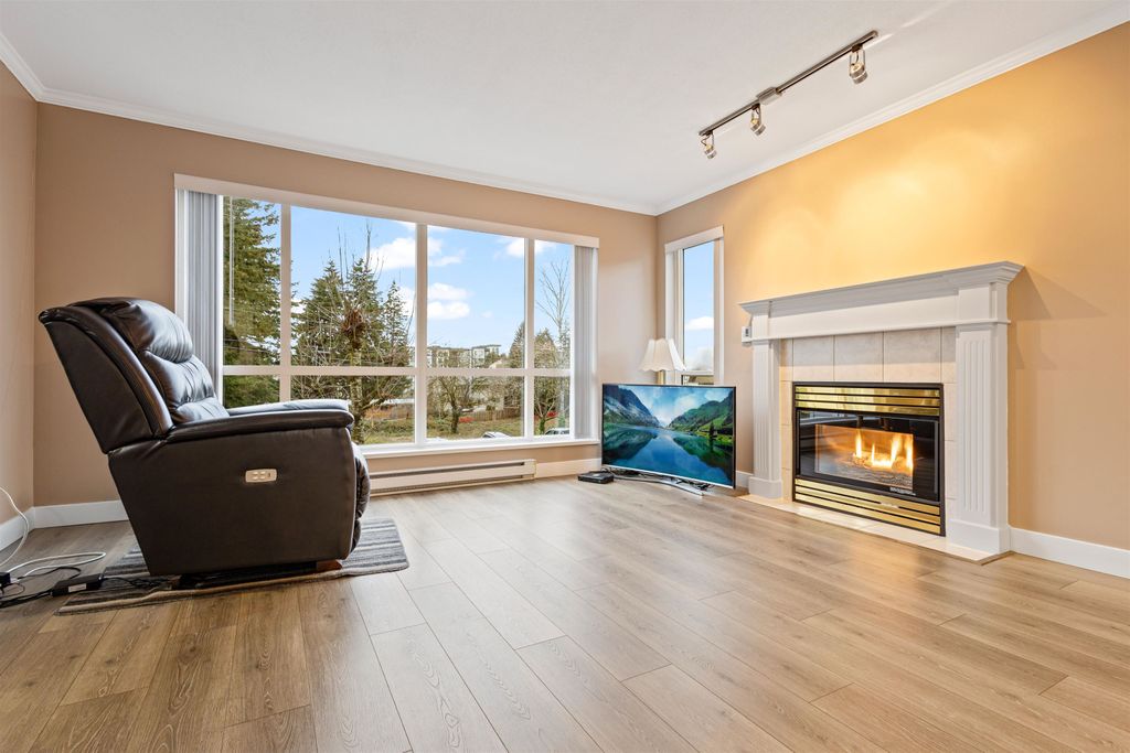 Photo of 32120 Mt Waddington Avenue #206, Abbotsford, BC V2T 2E8 (MLS # R3109980)