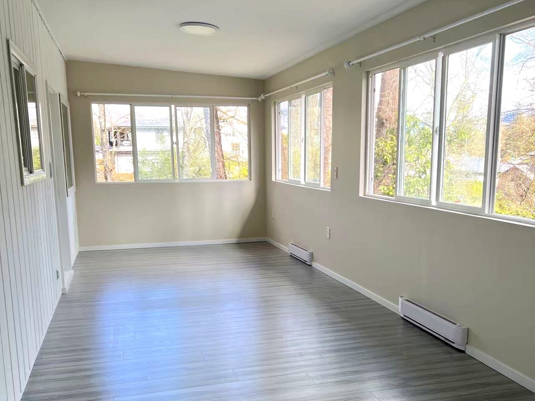 4383 Pinewood Crescent