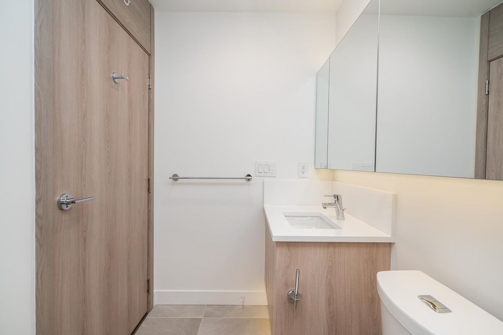 listing image 1104745244156085974