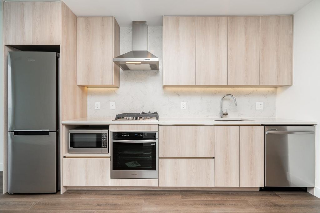 listing image 1101208756506255884
