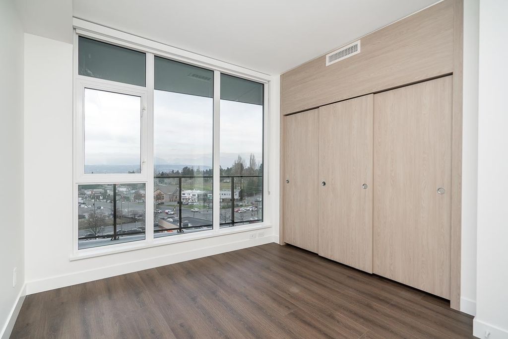 listing image 1100001359331050943