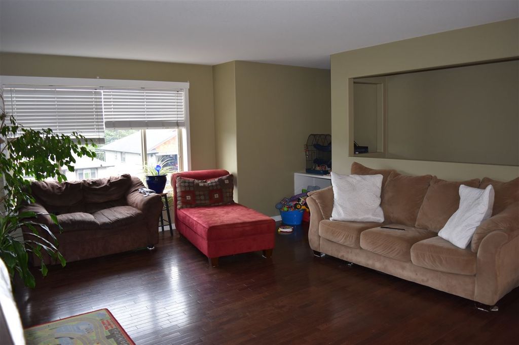 listing image 1101629048556633984