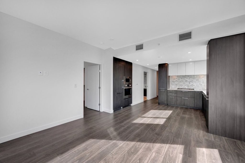 listing image 1107842250748029889