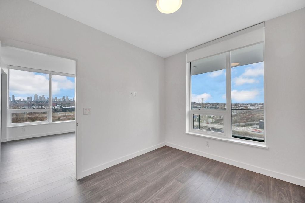 listing image 1102652703004334060