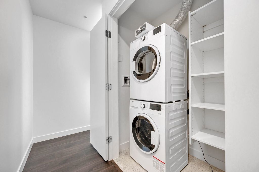 listing image 1107800223944154984