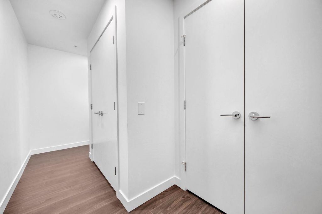listing image 1105858750269572825