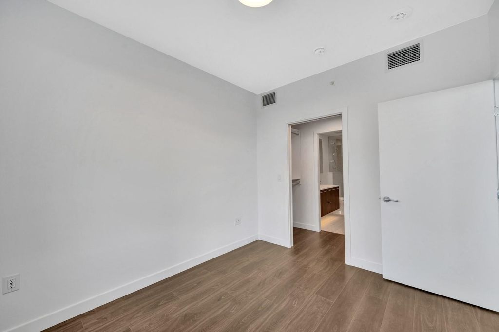 listing image 1100869560140417624