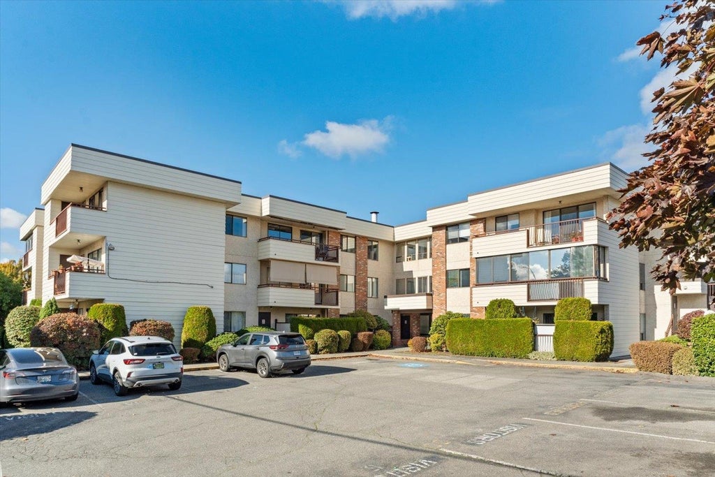 Photo of 32885 George Ferguson Way #106, Abbotsford, BC V2S 7X1 (MLS # R3175858)