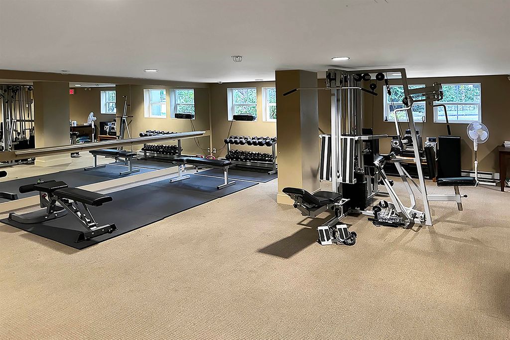 listing image 1101050910289323356