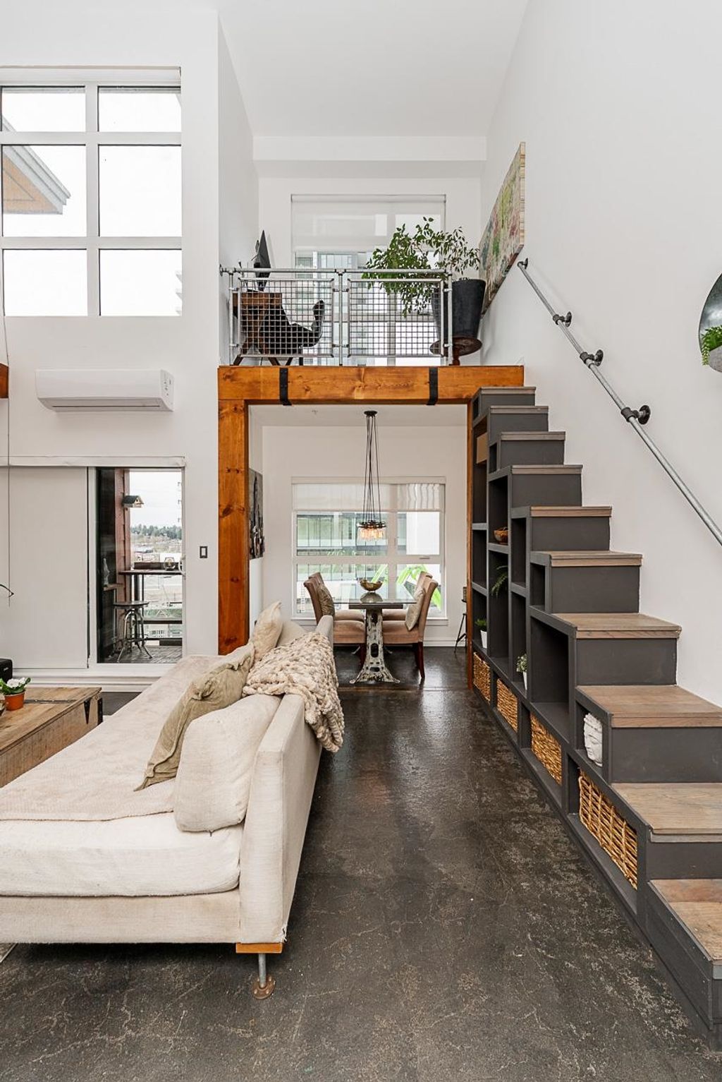 listing image 1107012083616521216