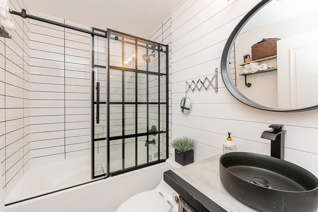 listing image 1100832550551461168