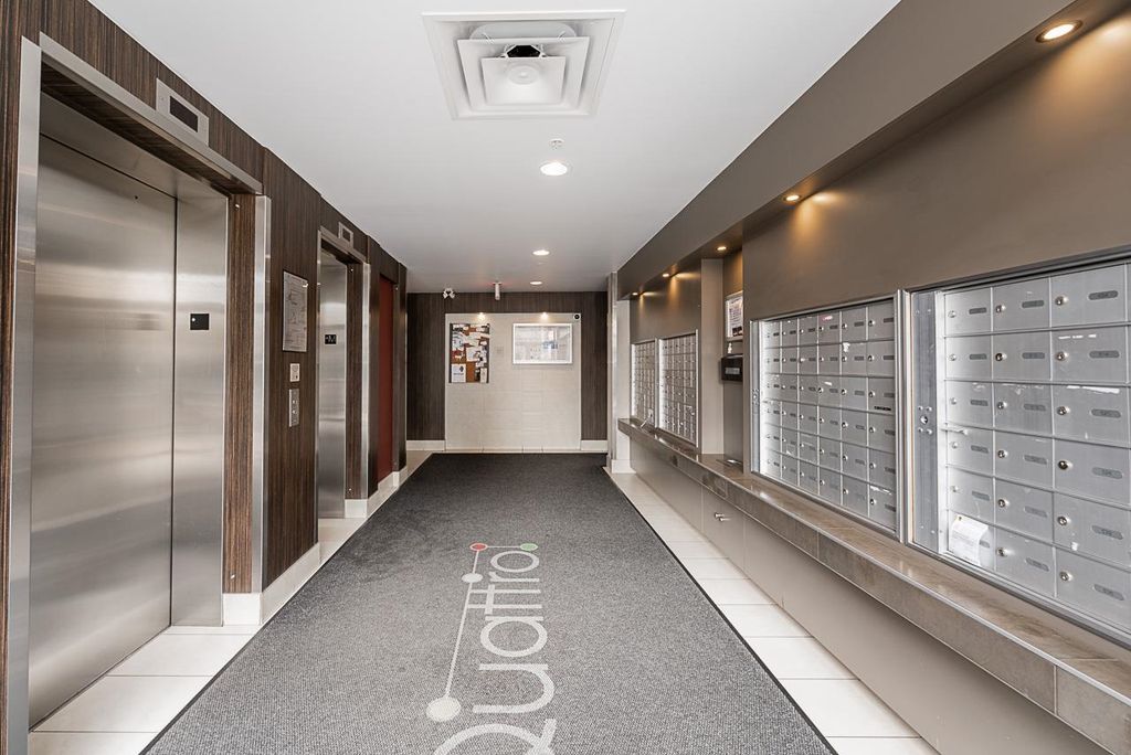 listing image 1107880492621159298