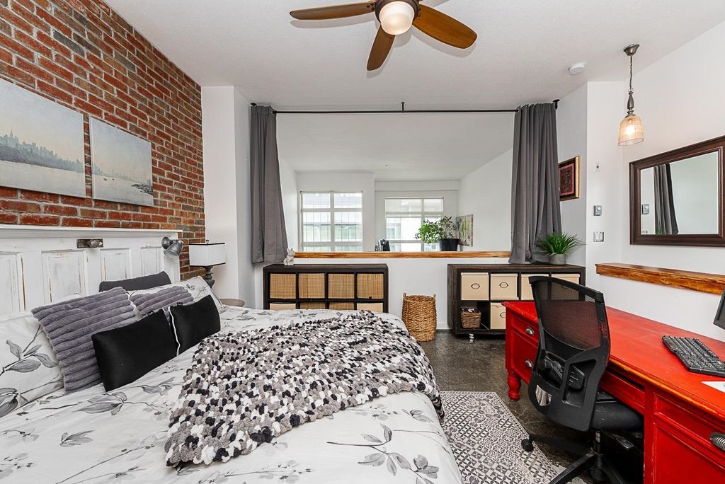 listing image 1102222297392250940