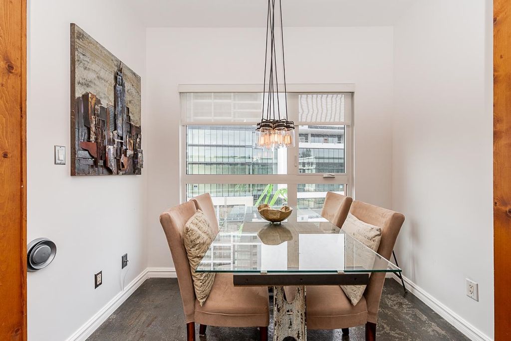 listing image 1104023903158506077
