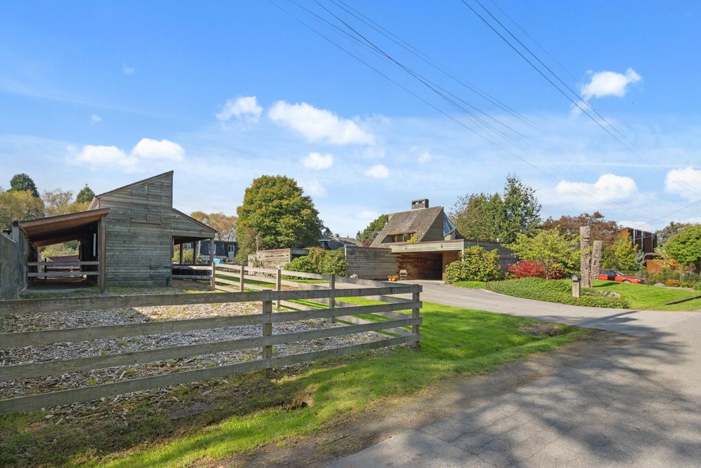 listing image 1109742132390597668