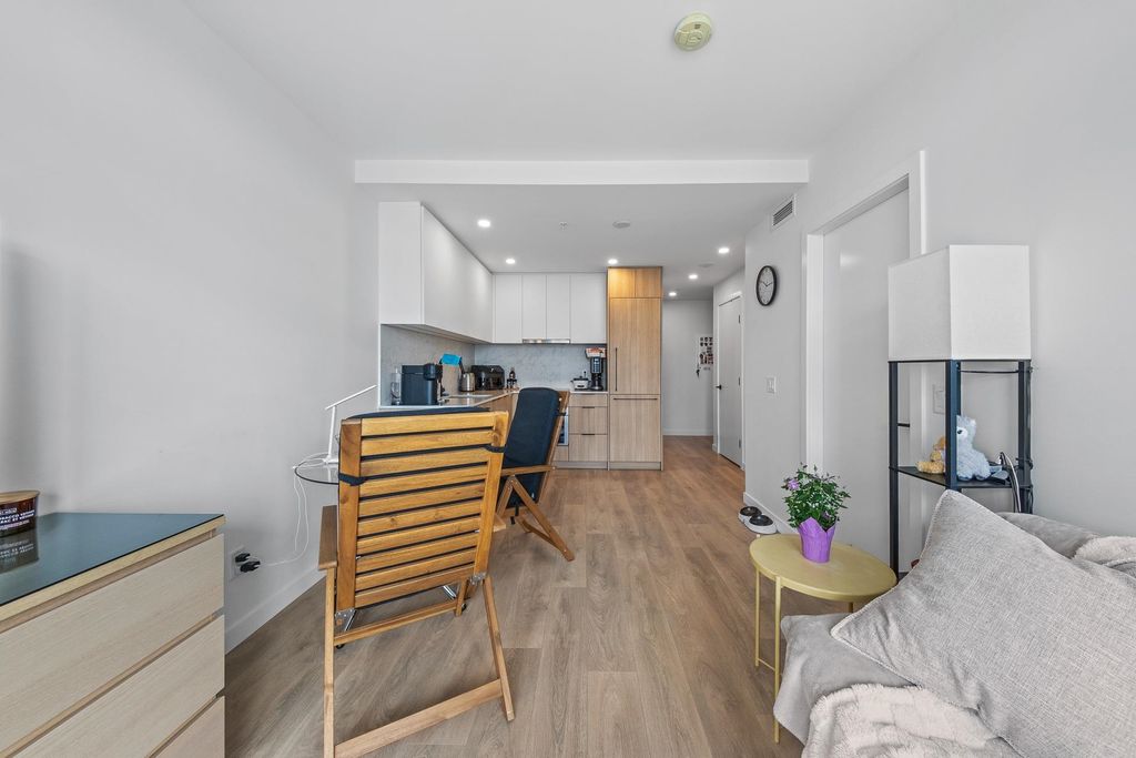 listing image 1102828974367018529