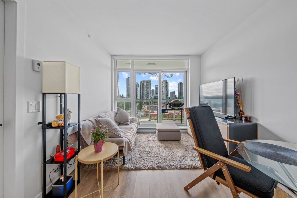 listing image 1102830469379279648