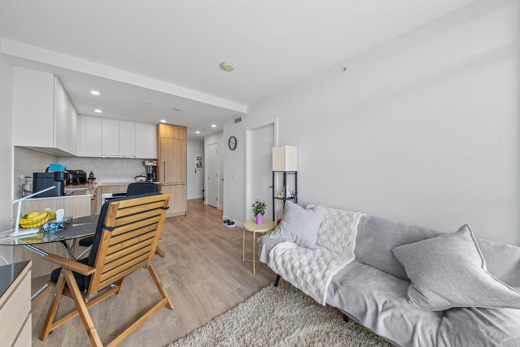 listing image 1101351036494174516