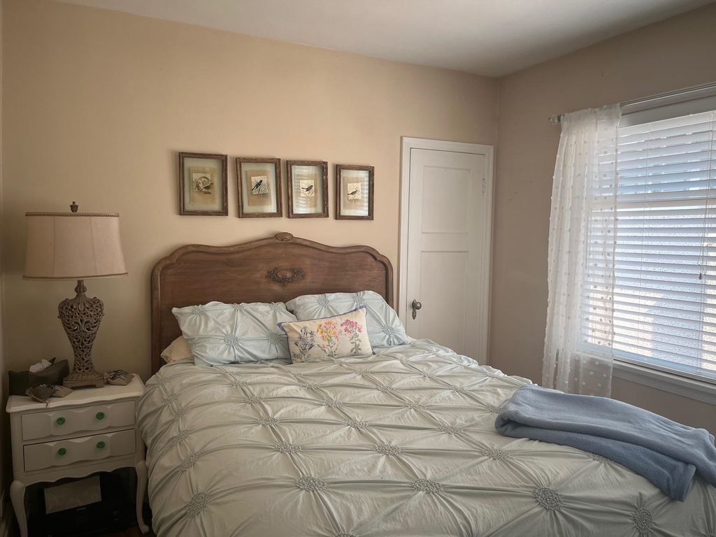 listing image 1109777329354780704